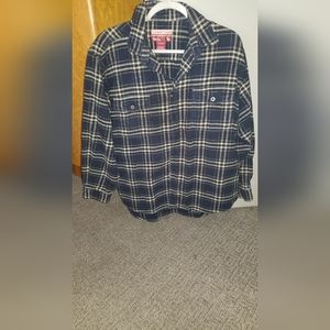Caribou Creek size xl navy/tan plaid long sleeve button front flannel